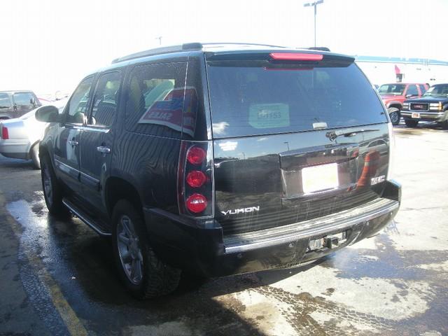 GMC Yukon 2007 photo 2
