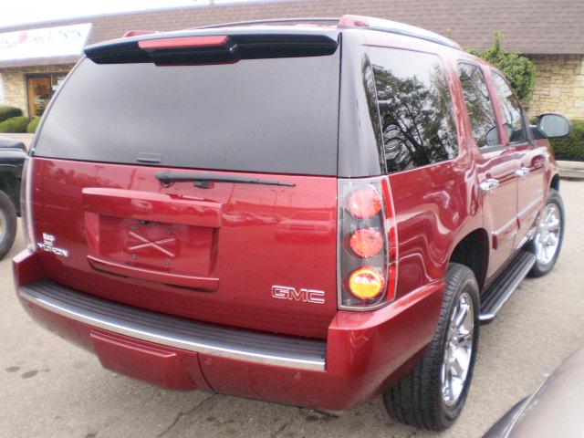 GMC Yukon 2008 photo 2