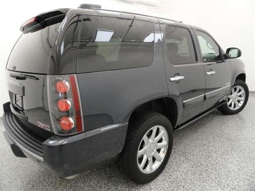 GMC Yukon 2008 photo 2
