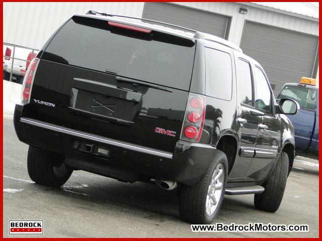 GMC Yukon 2008 photo 2