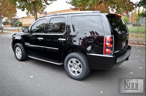 GMC Yukon 2008 photo 2
