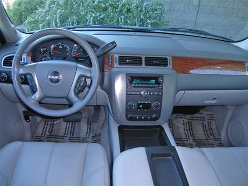 GMC Yukon 2008 photo 2