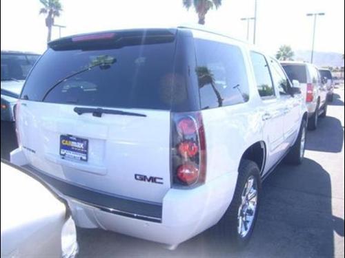 GMC Yukon 2008 photo 2