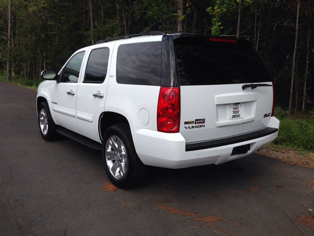 GMC Yukon 2008 photo 2