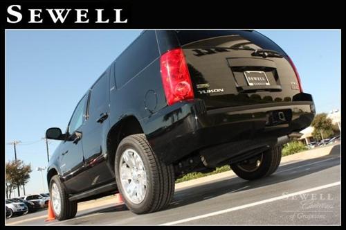 GMC Yukon 2008 photo 2