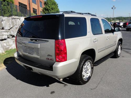 GMC Yukon 2008 photo 2