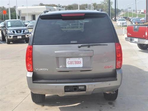 GMC Yukon 2008 photo 2