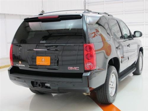 GMC Yukon 2008 photo 2