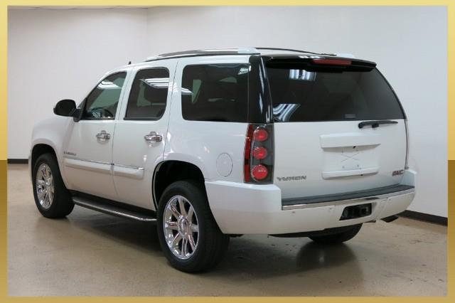GMC Yukon 2008 photo 2