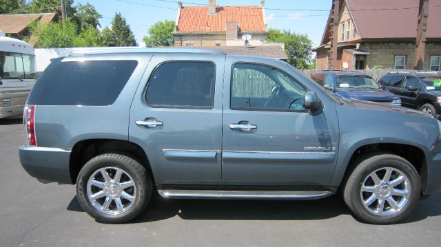 GMC Yukon 2008 photo 1