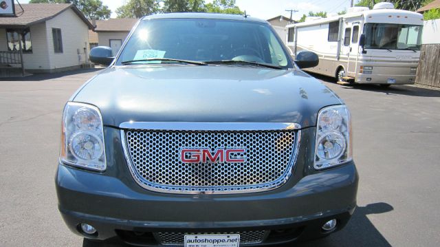 GMC Yukon 2008 photo 2