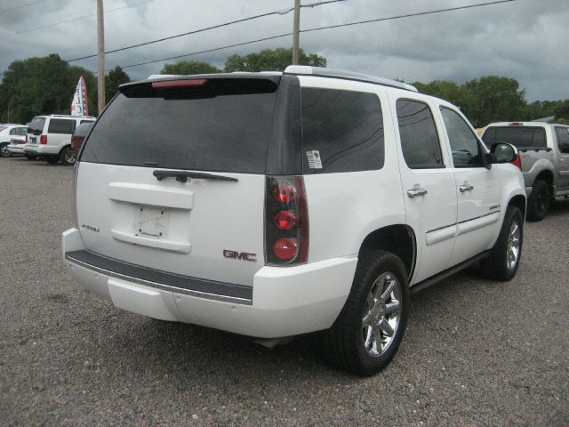 GMC Yukon 2008 photo 2