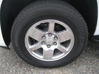 GMC Yukon 2009 photo 2