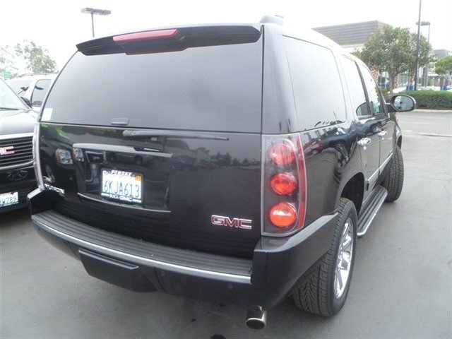 GMC Yukon 2009 photo 3