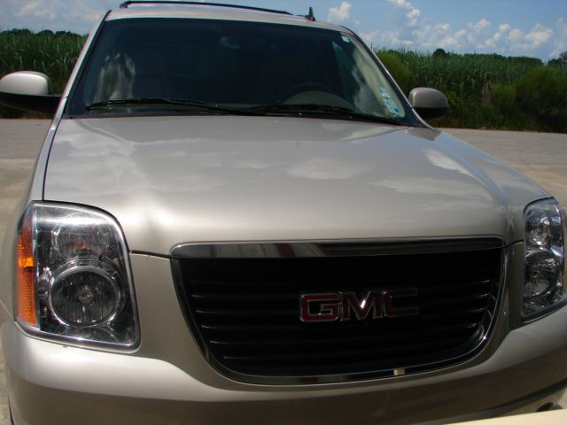 GMC Yukon 2009 photo 2