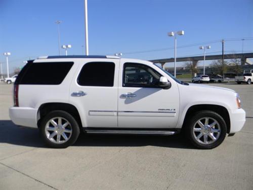 GMC Yukon 2009 photo 2