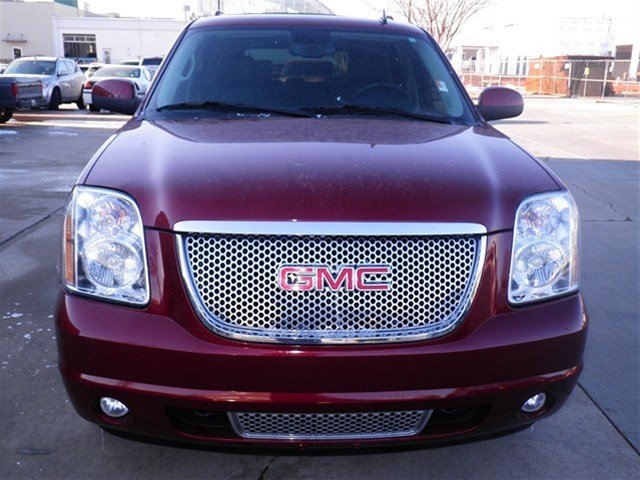 GMC Yukon 2009 photo 2