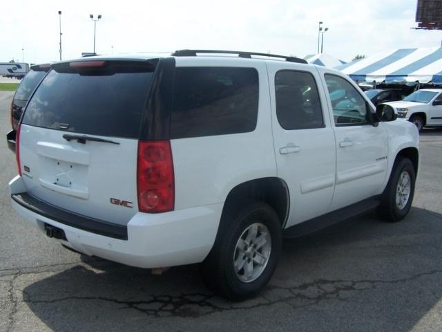 GMC Yukon 2009 photo 4
