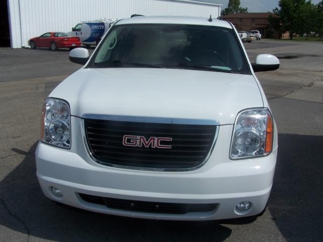 GMC Yukon 2009 photo 1
