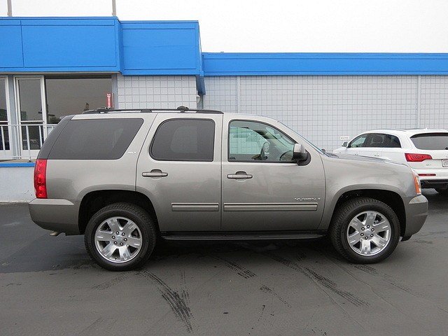 GMC Yukon 2009 photo 1