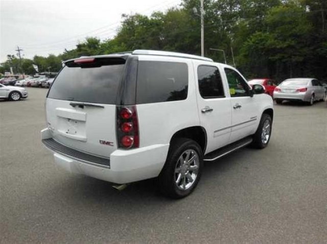 GMC Yukon 2009 photo 4