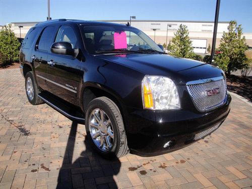 GMC Yukon 2009 photo 2