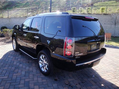 GMC Yukon 2009 photo 4