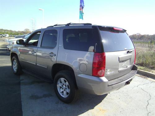 GMC Yukon 2009 photo 2