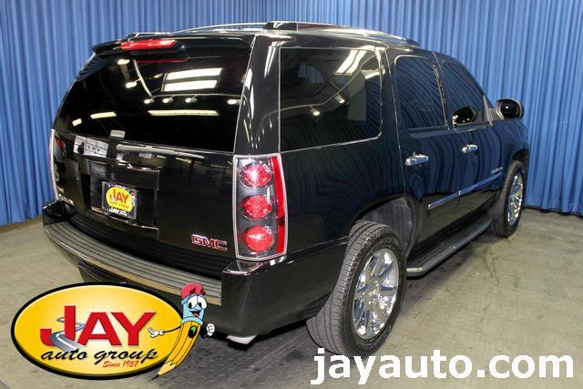 GMC Yukon 2009 photo 3