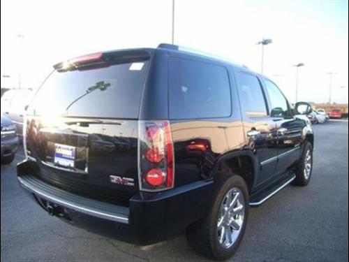 GMC Yukon 2009 photo 4