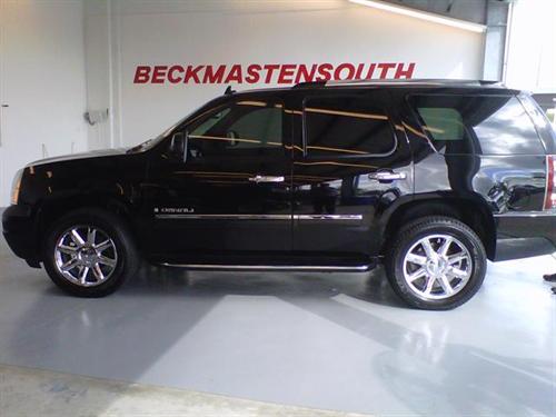 GMC Yukon 2009 photo 2