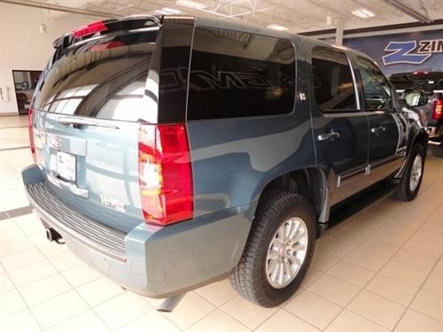 GMC Yukon 2009 photo 2
