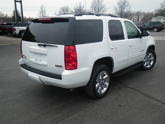GMC Yukon 2009 photo 4