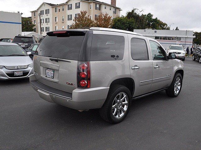 GMC Yukon 2009 photo 1