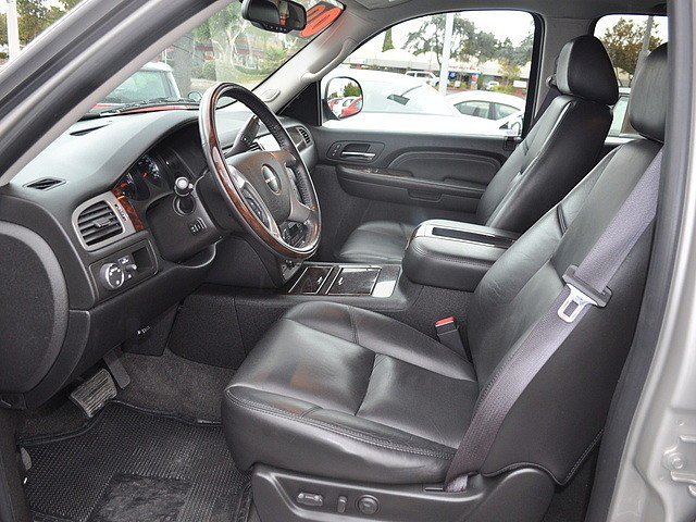 GMC Yukon 2009 photo 2