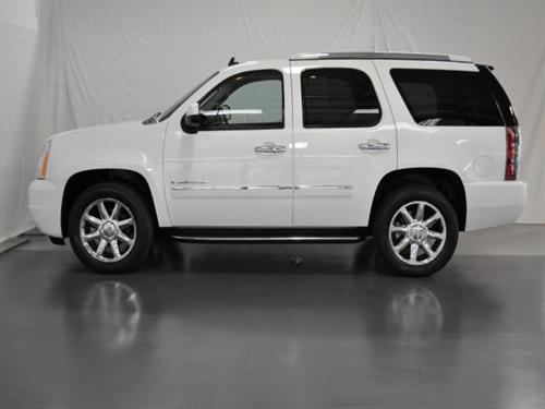 GMC Yukon 2009 photo 2
