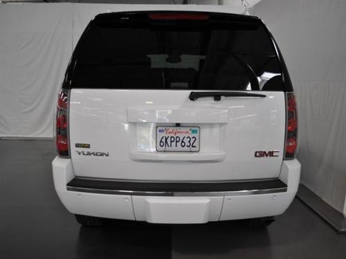 GMC Yukon 2009 photo 4