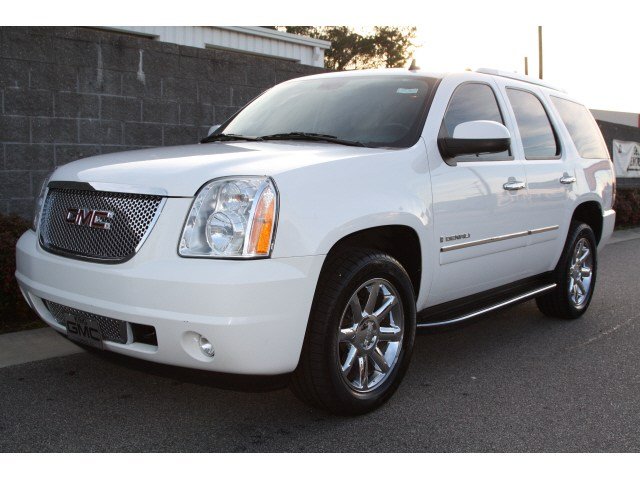 GMC Yukon 2009 photo 2