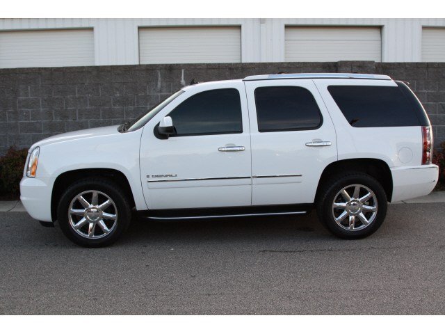 GMC Yukon 2009 photo 3
