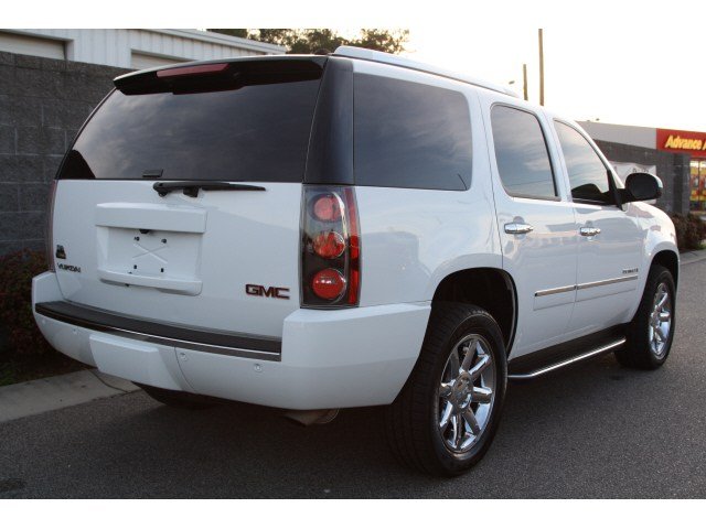 GMC Yukon 2009 photo 1
