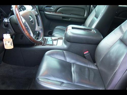 GMC Yukon 2009 photo 2