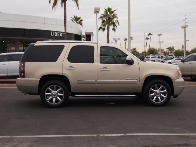 GMC Yukon 2009 photo 1