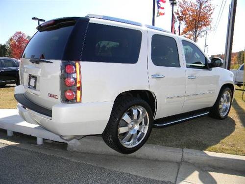 GMC Yukon 2009 photo 2