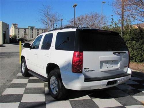 GMC Yukon 2009 photo 2