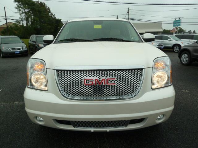 GMC Yukon 2009 photo 1
