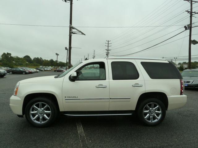 GMC Yukon 2009 photo 3