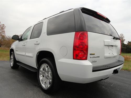GMC Yukon 2009 photo 2
