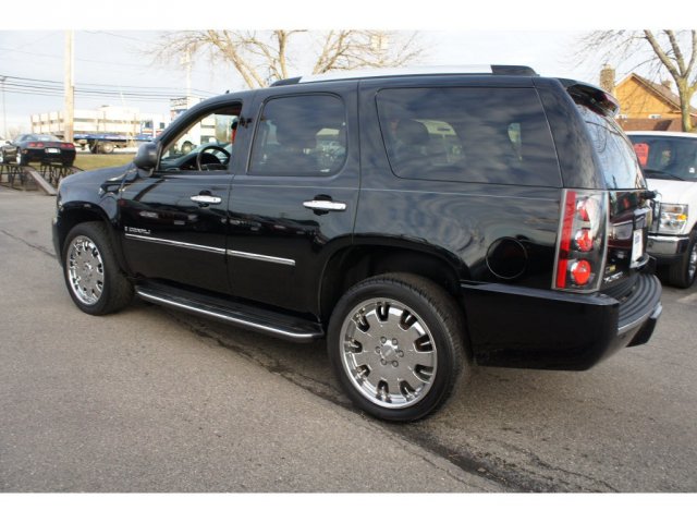 GMC Yukon 2009 photo 3