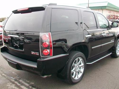 GMC Yukon 2009 photo 2