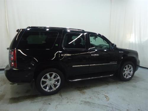 GMC Yukon 2009 photo 2